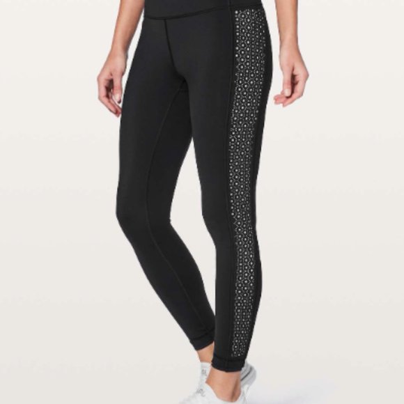 Lululemon Black Colour Me Quick 7/8 Tight 25" - Picture 1 of 13